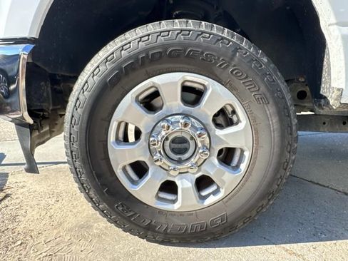 Used 2023 Ford F250 XLT image 3