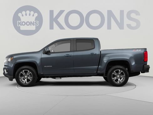 Used 2017 Chevrolet Colorado Z71 AWD/4WD image 2