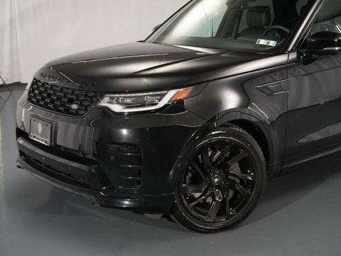 Used 2024 Land Rover Discovery Dynamic SE AWD/4WD image 3