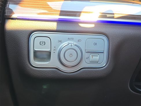 Certified 2022 Mercedes-Benz GLS 450 4MATIC image 31