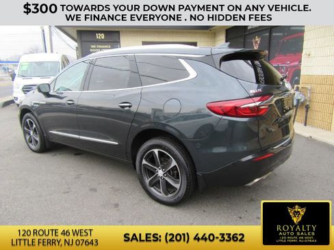 Used 2019 Buick Enclave Essence w/ LPO, Sport Appearance Package image 4