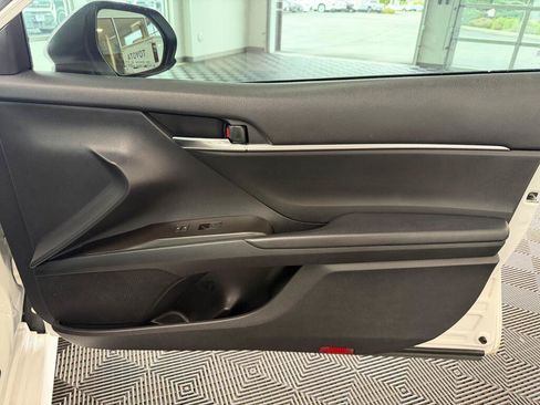 Used 2022 Toyota Camry LE FWD image 38