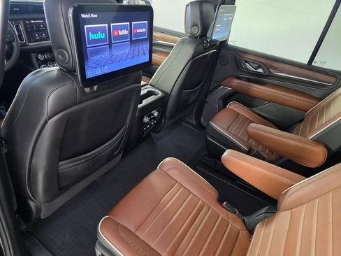 Used 2024 GMC Yukon Denali Ultimate AWD/4WD image 15