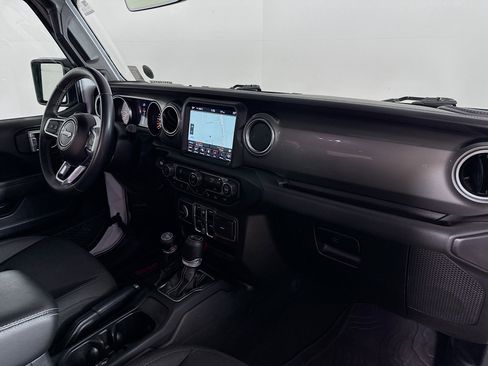 Used 2021 Jeep Wrangler Unlimited Sahara image 34