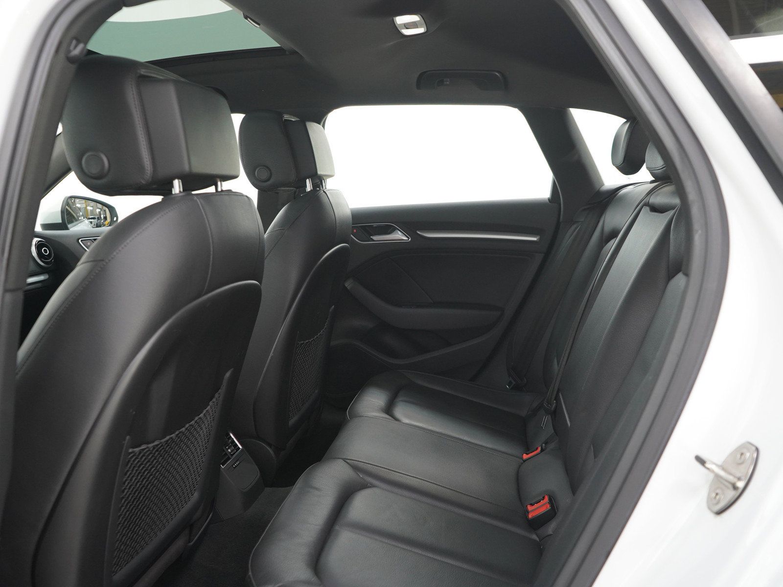 Used 2016 Audi A3 e-tron Premium w/ Audi MMI Navigation Plus FWD image 13