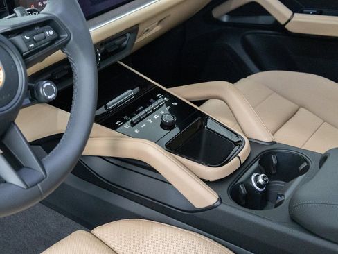 New 2026 Porsche Cayenne AWD/4WD image 13