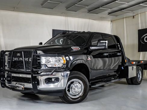 Used 2023 RAM 3500 Tradesman w/ Safety Group AWD/4WD image 4