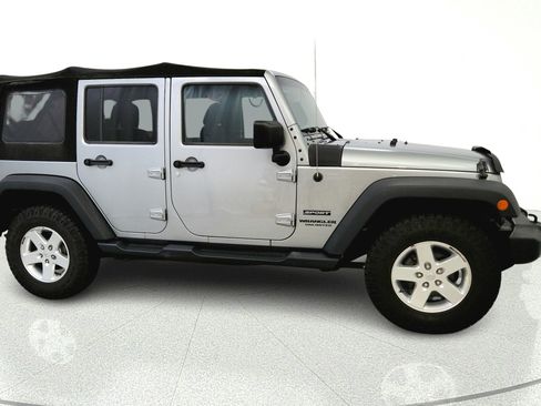 Used 2015 Jeep Wrangler Unlimited Sport w/ Quick Order Package 23S AWD/4WD image 8