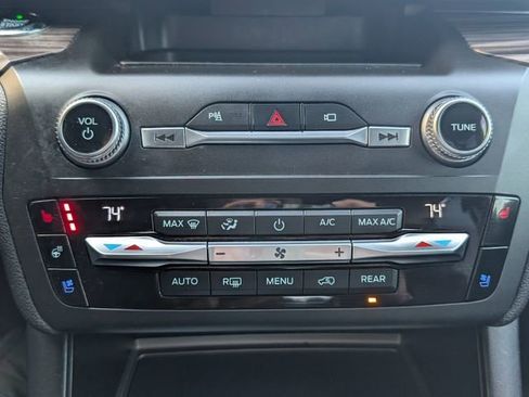 Used 2020 Ford Explorer Limited RWD image 17