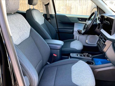 Used 2025 Ford Maverick XLT FWD image 17