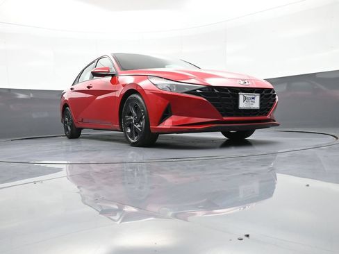 Certified 2023 Hyundai Elantra SEL FWD image 27