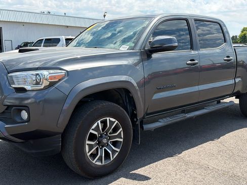 Used 2021 Toyota Tacoma TRD Sport w/ TRD Premium Sport Package AWD/4WD image 2