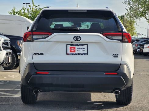Used 2024 Toyota RAV4 XLE w/ Convenience Package image 7