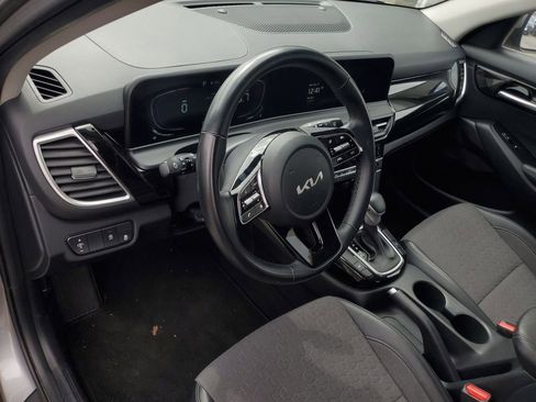 Used 2025 Kia Seltos S FWD image 12