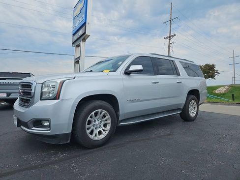 Used 2018 GMC Yukon XL SLT w/ Open Road Package AWD/4WD image 2