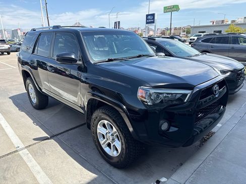 Used 2019 Toyota 4Runner SR5 AWD/4WD image 12