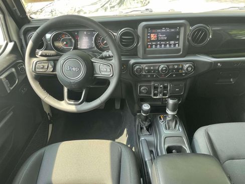 Used 2023 Jeep Wrangler Unlimited Sport AWD/4WD image 12