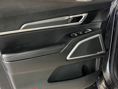 Used 2021 Kia Telluride LX FWD image 12