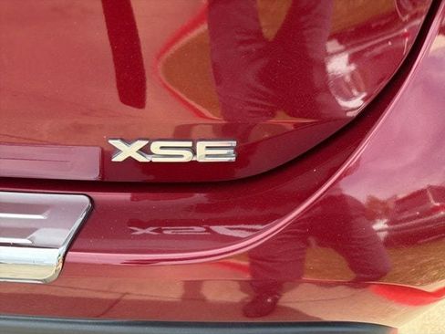 Used 2021 Toyota Highlander XSE image 3