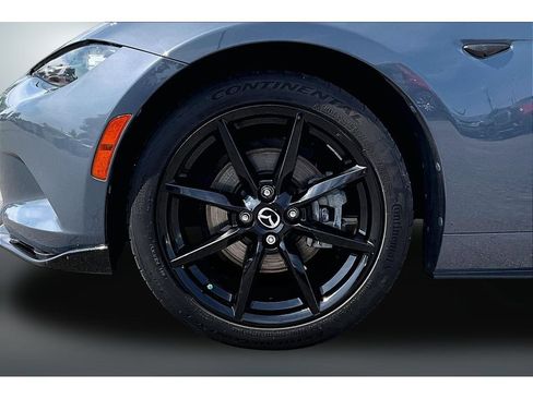Used 2020 MAZDA MX-5 Miata Club w/ Interior Package RWD image 30