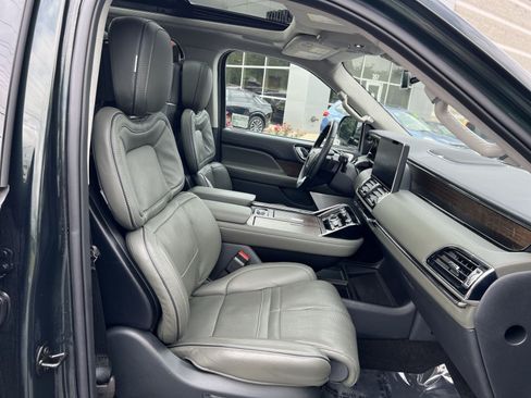 Used 2024 Lincoln Navigator L Black Label AWD/4WD image 27