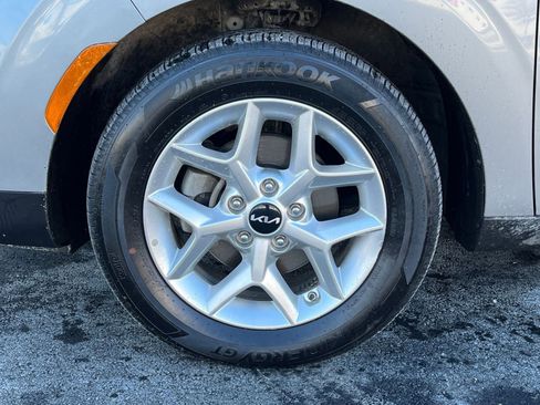 Used 2025 Kia Soul LX w/ LX Technology Package image 25