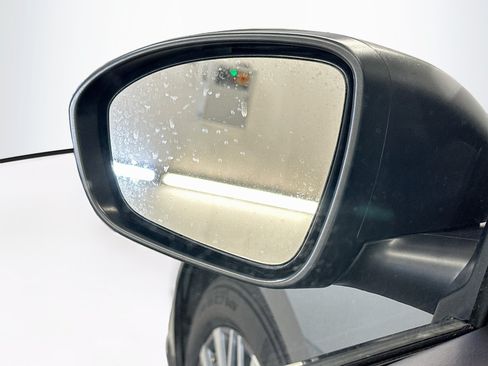 Used 2025 Nissan Altima 2.5 SV FWD image 16