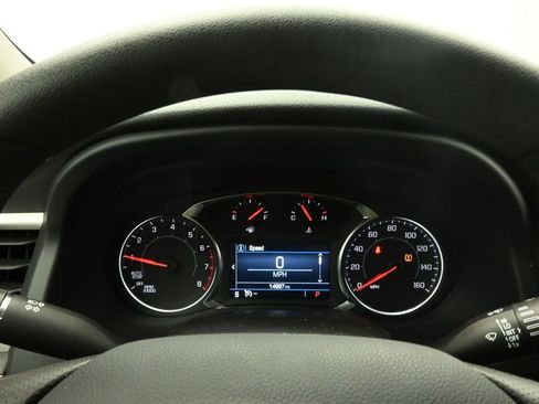 Used 2023 GMC Acadia SLE image 21