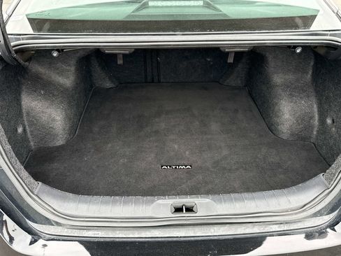 Used 2024 Nissan Altima 2.5 SV image 16