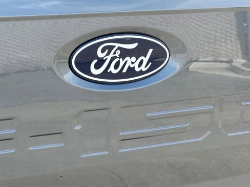 Used 2025 Ford F150 Lariat AWD/4WD image 28