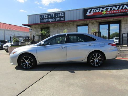 Used 2016 Toyota Camry XSE w/ Moonroof Package FWD image 2
