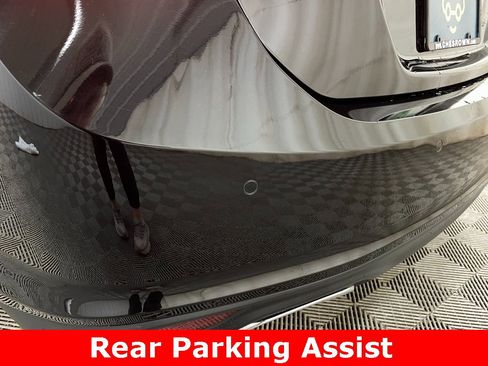 Used 2018 Chevrolet Malibu Premier w/ Premier Sun and Wheel Package image 12