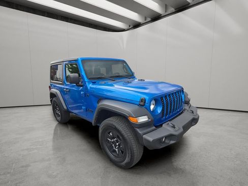 Used 2024 Jeep Wrangler Sport AWD/4WD image 12