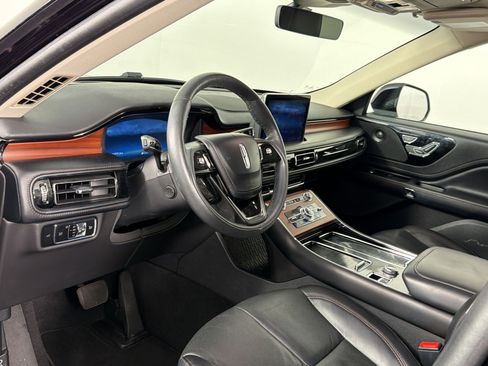 Used 2023 Lincoln Aviator Reserve w/ Equipment Group 201A RWD image 4