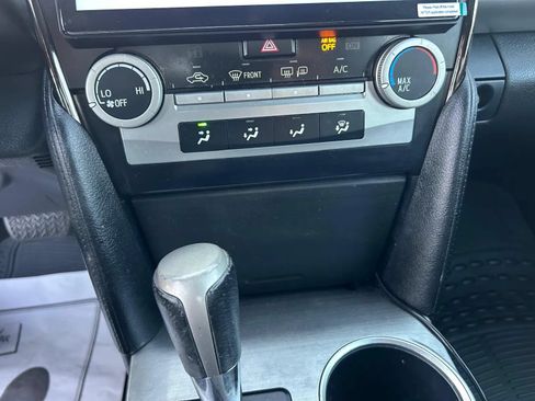 Used 2012 Toyota Camry SE FWD image 21