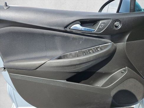 Used 2017 Chevrolet Cruze LS FWD image 16