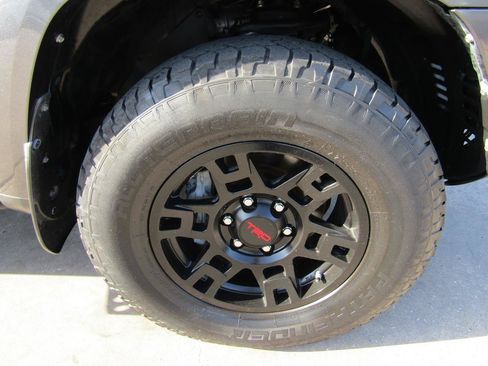 Used 2019 Toyota 4Runner TRD Off-Road Premium AWD/4WD image 7
