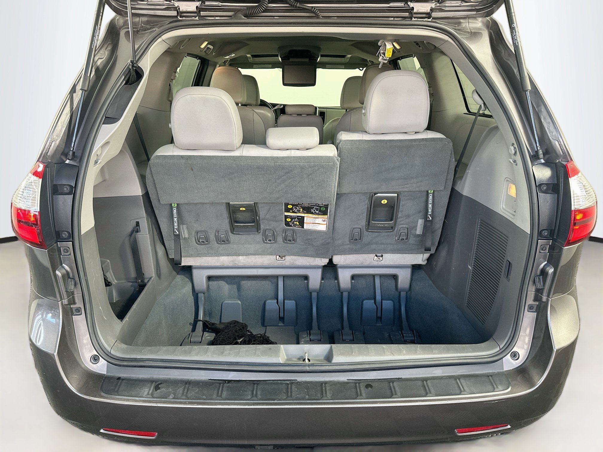 Used 2019 Toyota Sienna XLE FWD image 32