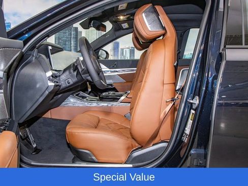 Used 2025 BMW 760i xDrive w/ Executive Package AWD/4WD image 21