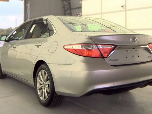 Used 2016 Toyota Camry XLE FWD image 4