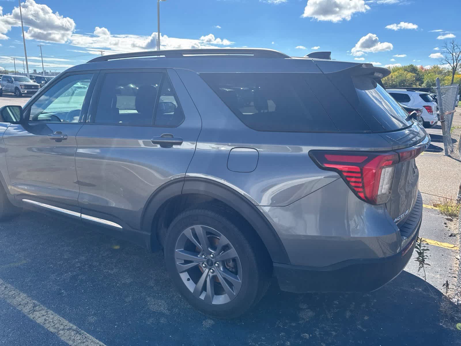 Used 2025 Ford Explorer Active w/ Active Comfort Package AWD/4WD image 21