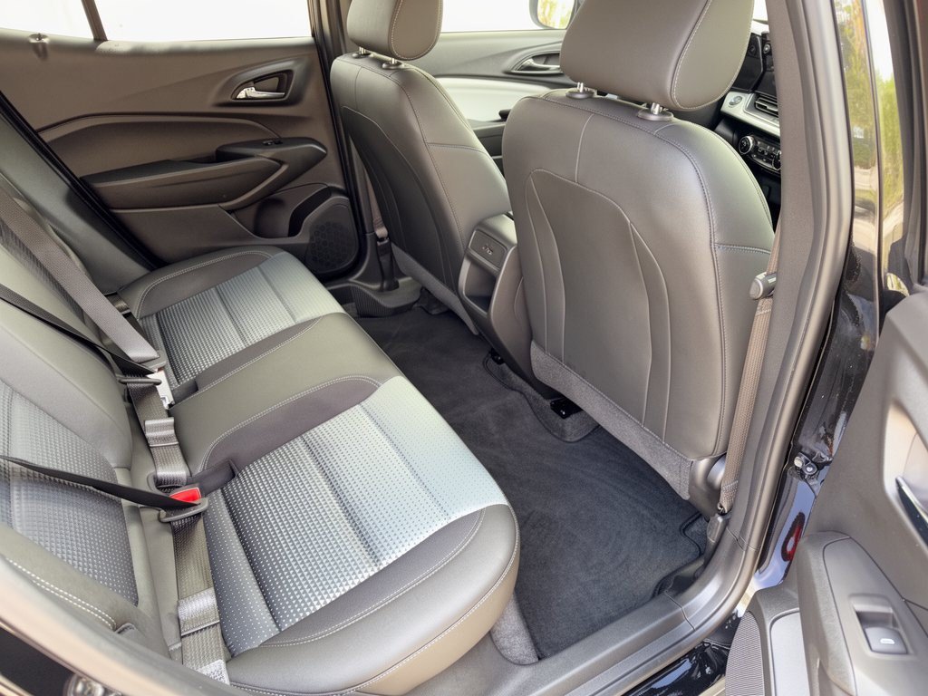 Certified 2026 Chevrolet Trax LT w/ Sunroof Package FWD image 29