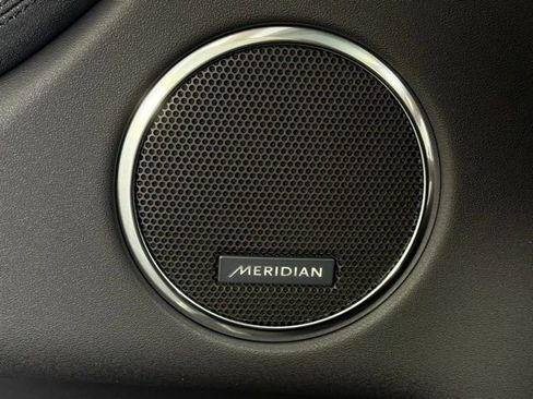 New 2025 Land Rover Discovery Sport S image 24