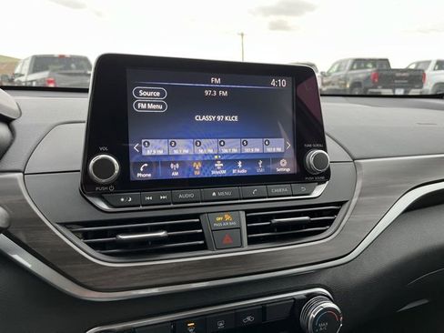 Used 2024 Nissan Altima 2.5 SV image 40