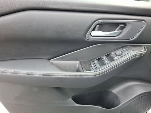 New 2026 Nissan Rogue SV image 10