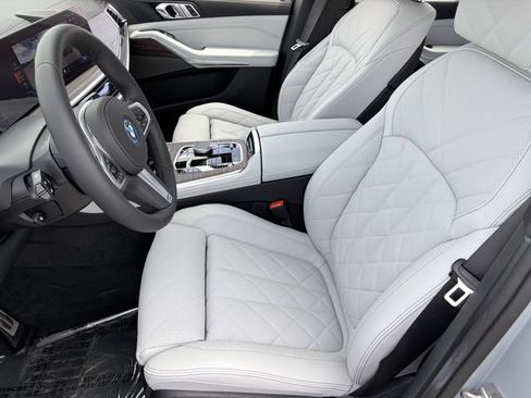 Used 2026 BMW X5 xDrive50e w/ M Sport Package AWD/4WD image 18