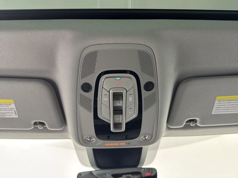Used 2019 Audi e-tron Prestige w/ Prestige Package AWD/4WD image 14