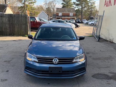 Used 2015 Volkswagen Jetta SE image 2