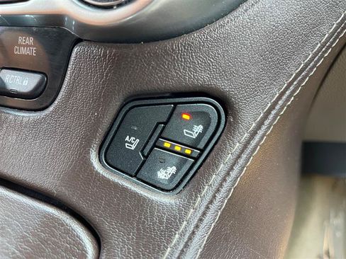 Used 2015 Chevrolet Suburban LTZ AWD/4WD image 26