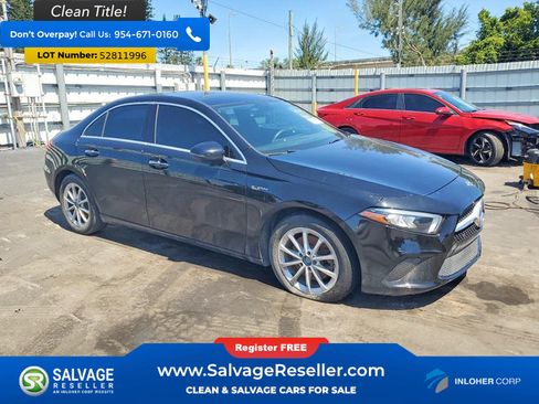 Used 2019 Mercedes-Benz A 220 w/ Premium Package image 5
